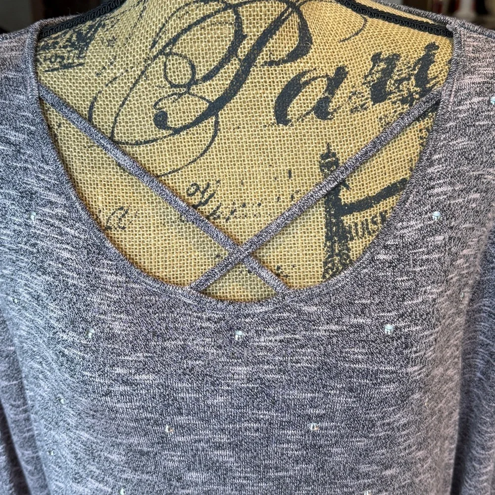 Juicy Couture size XXL long sleeve strappy neck gray & pink w/silver studs - Picture 2 of 6